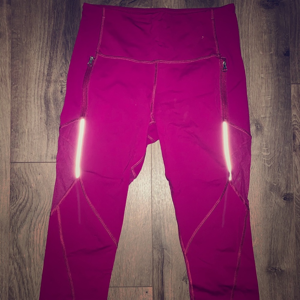 Lululemon magenta yoga crop.